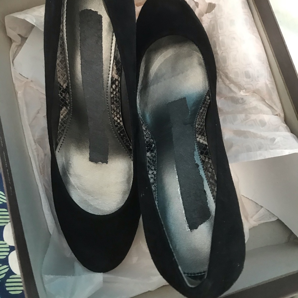 Heels - Picture 2 of 5